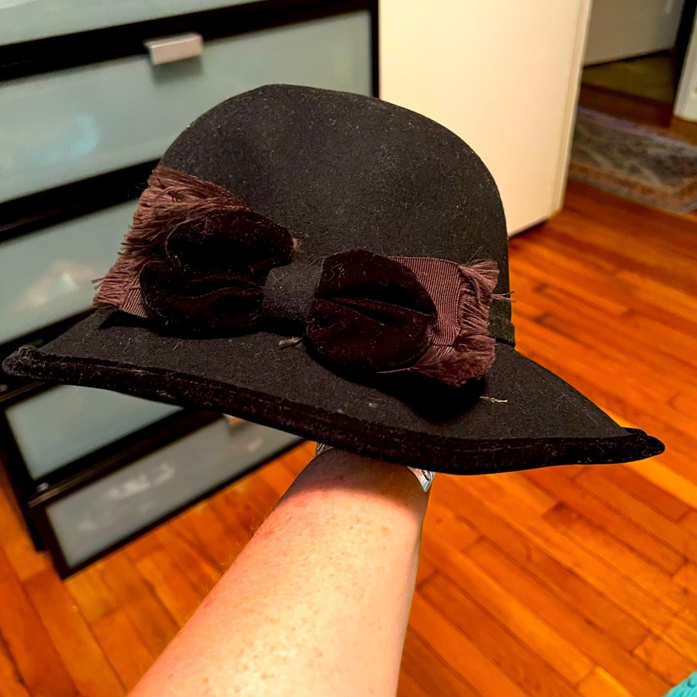 Callahan Millnery hat. One size.
